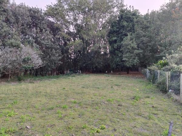 1 899 m² Land