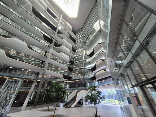 2 000 m² Commercial space
