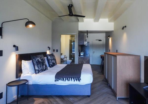 Studio Apartment