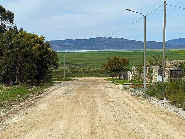 600 m² Land