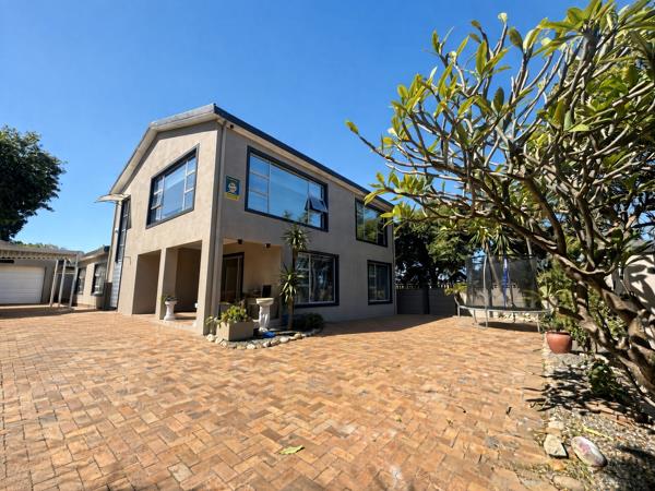 6 Bedroom House