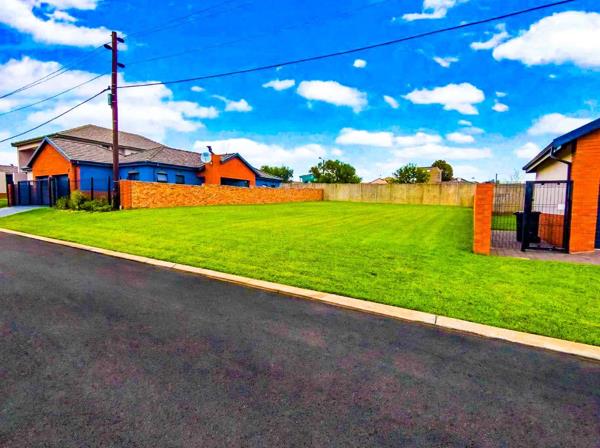 365 m² Land