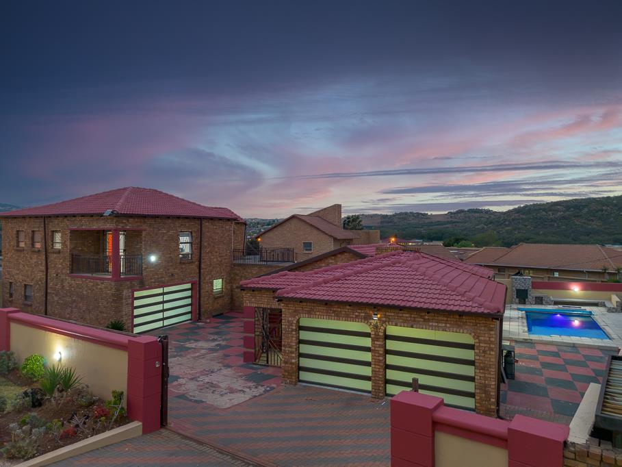 5 Bedroom House