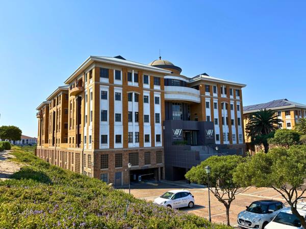 886 m² Commercial space
