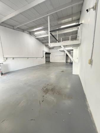 99 m² Commercial space