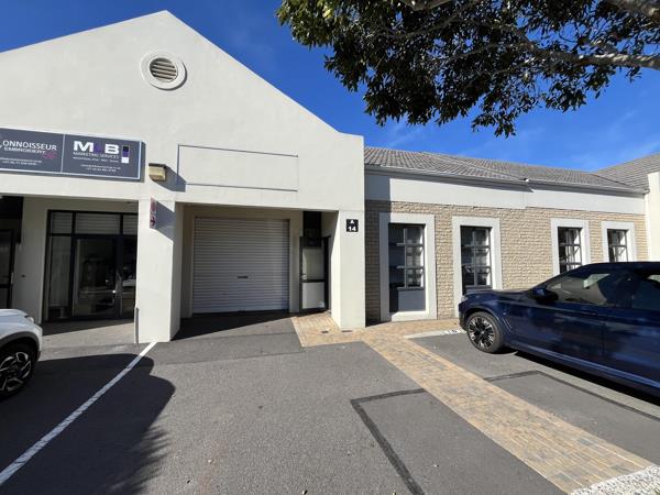 102 m² Commercial space