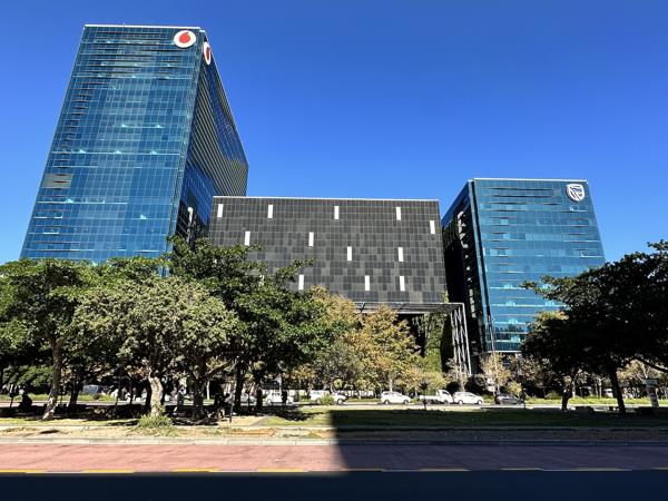 950 m² Commercial space