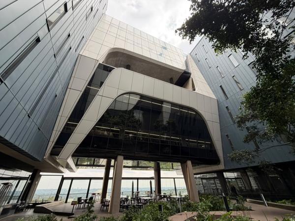 153 m² Commercial space