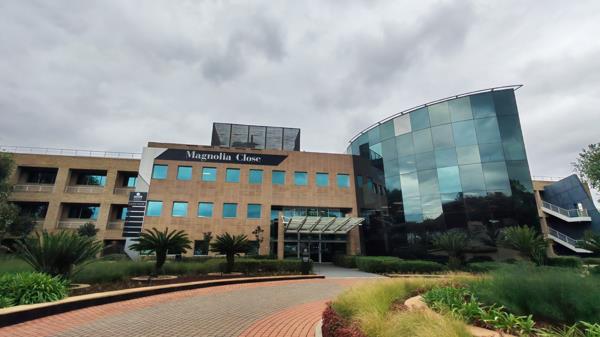 858 m² Office Space