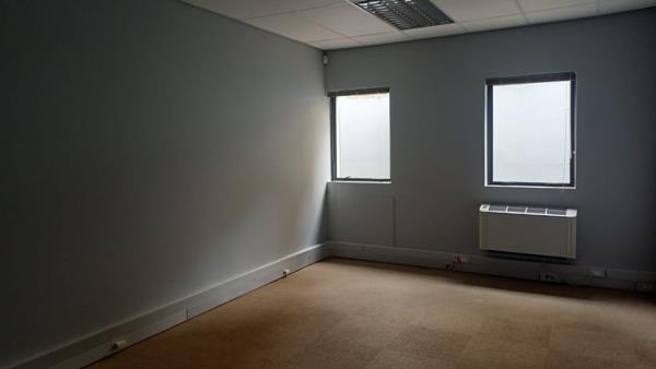 180 m² Office Space