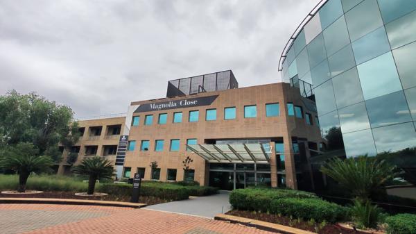 584 m² Office Space