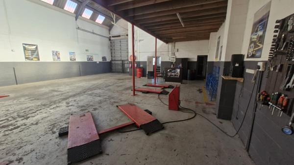 320 m² Industrial space