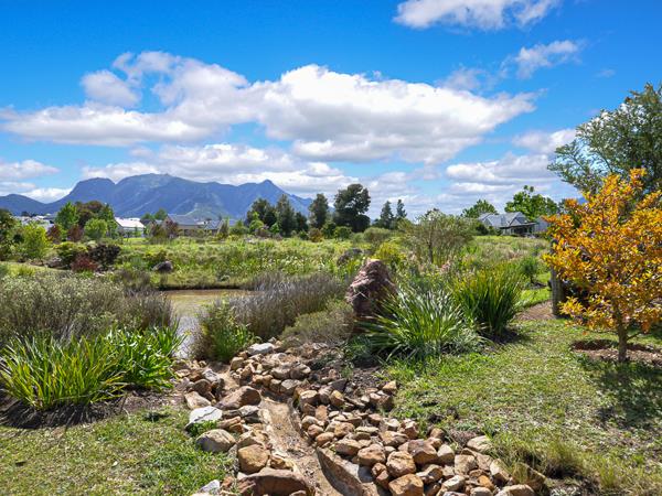 753 m² Land