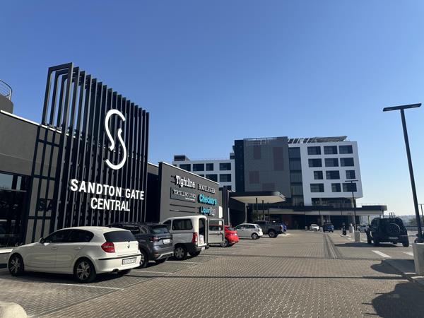 883 m² Commercial space