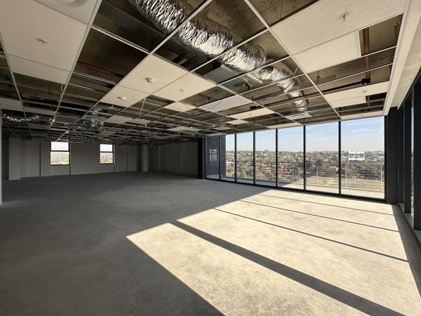 883 m² Commercial space