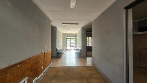 484 m² Office Space