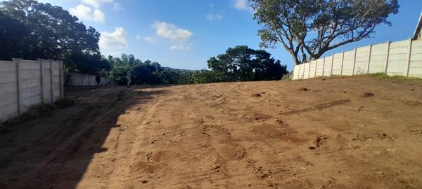1 784 m² Land