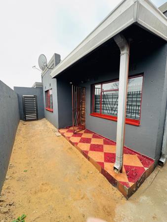 6 Bedroom House