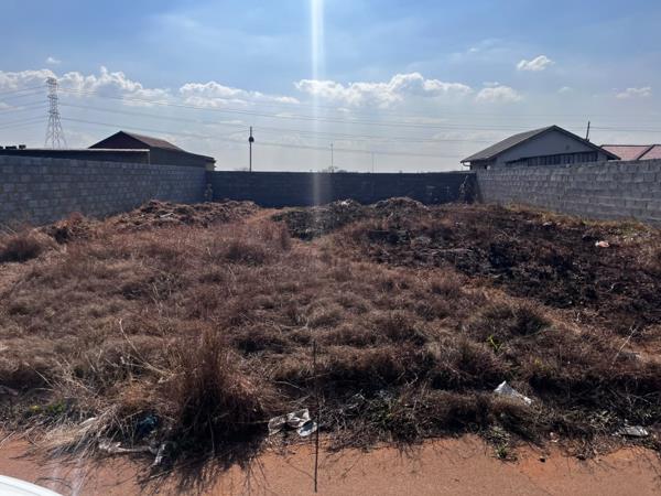 250 m² Land