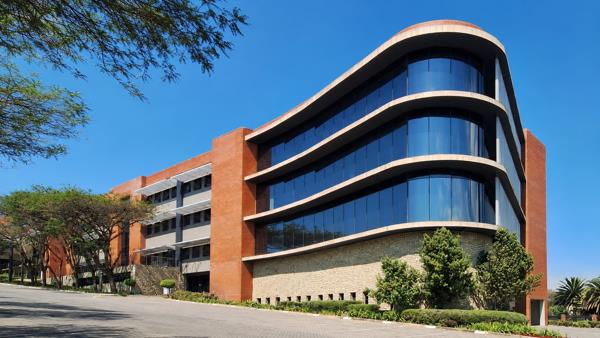 3 973 m² Commercial space