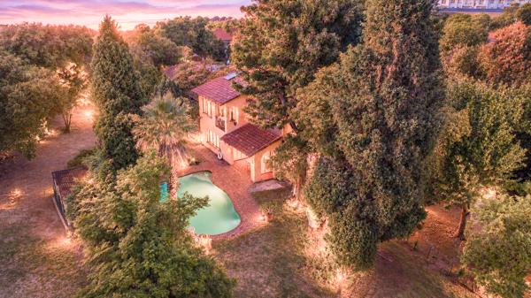 10 Bedroom House