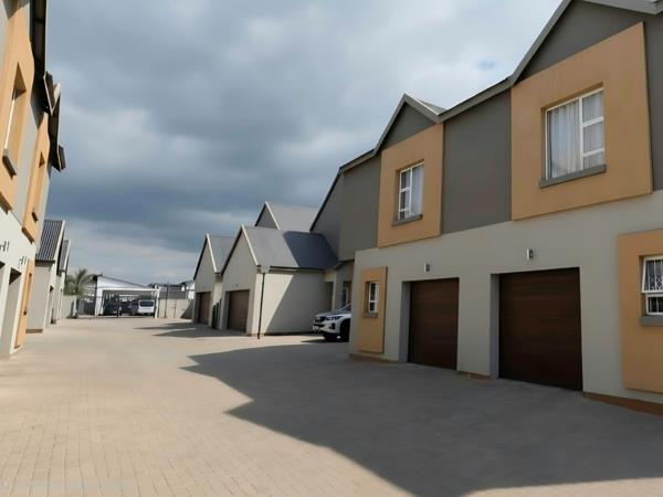 4 Bedroom Townhouse