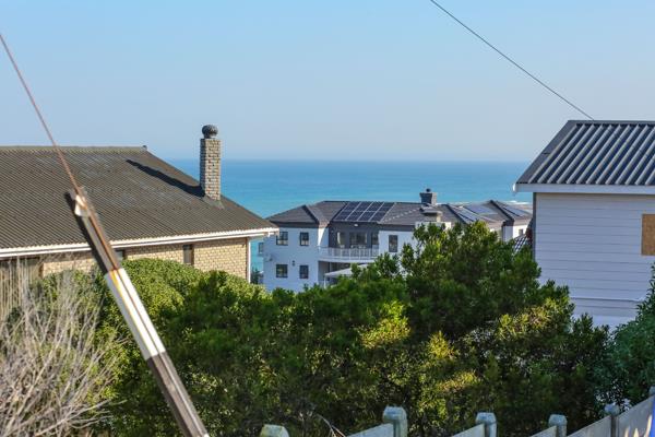 685 m² Land