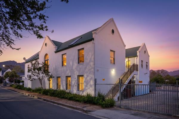 823 m² Commercial space