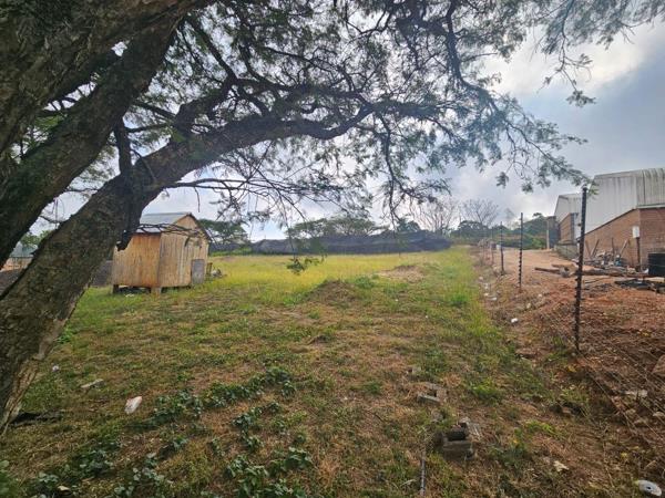 4 700 m² Land