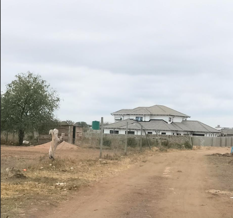 500 m² Land