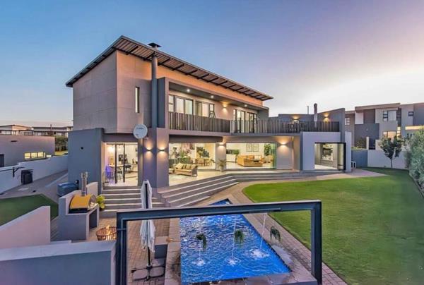 5 Bedroom House