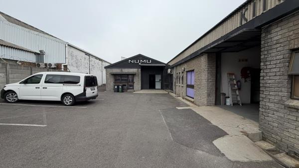 885 m² Industrial space