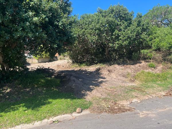 560 m² Land