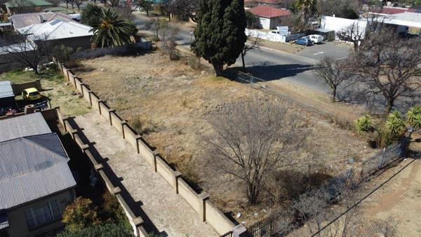 952 m² Land