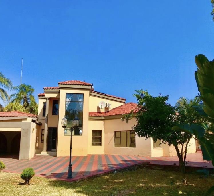 10 Bedroom House