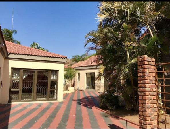 10 Bedroom House
