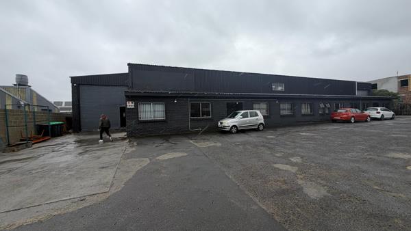 1 600 m² Industrial space