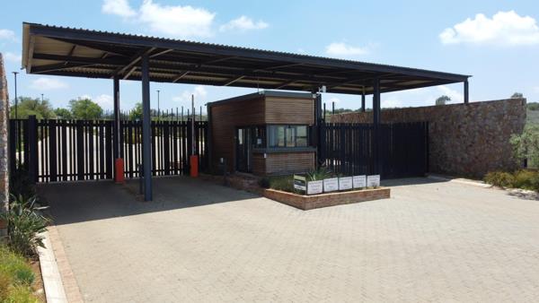 808 m² Land