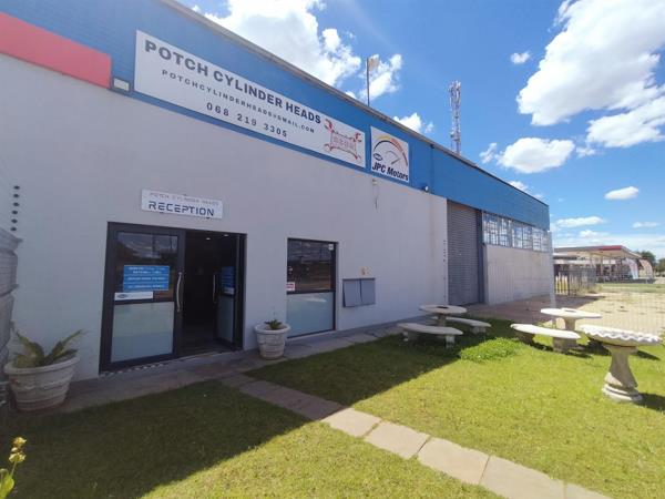 812 m² Commercial space