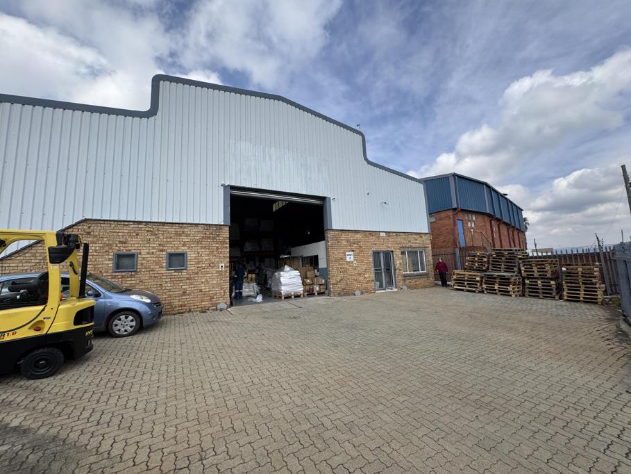 350 m² Industrial space
