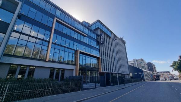 606 m² Commercial space