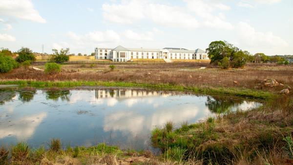663 m² Land