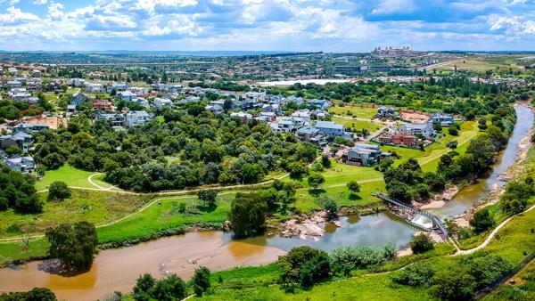 663 m² Land