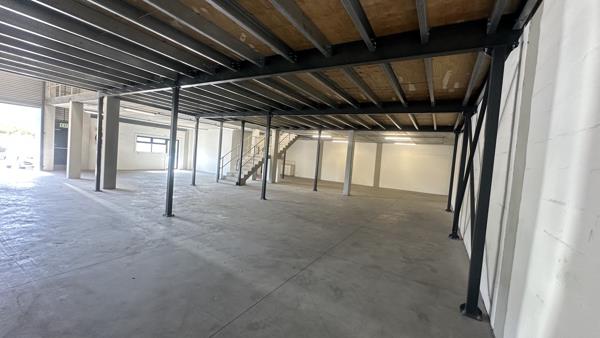 572 m² Industrial space