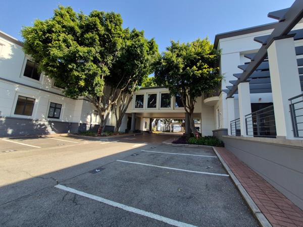 838 m² Commercial space