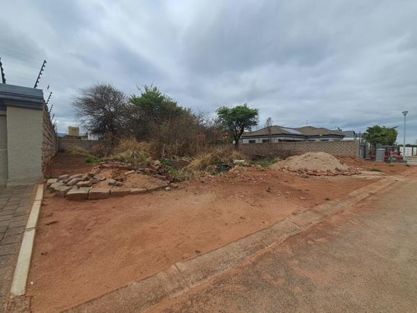 660 m² Land