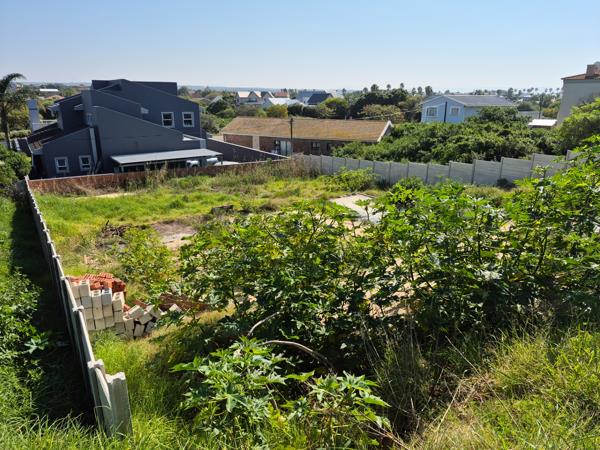 565 m² Land