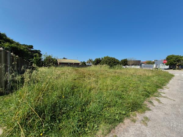 660 m² Land