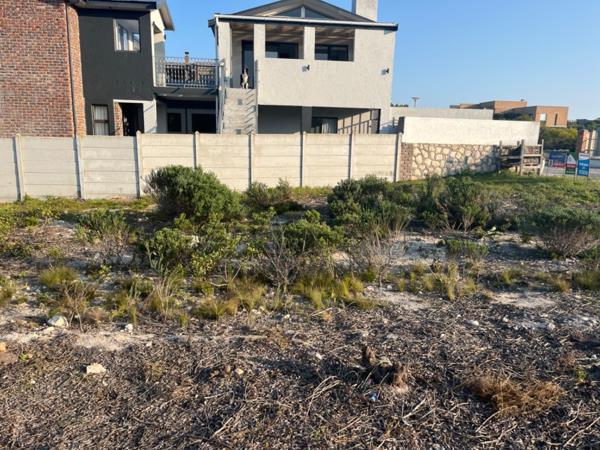 851 m² Land