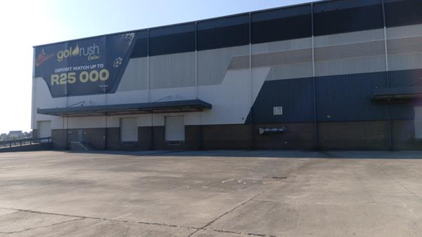8 124 m² Industrial space